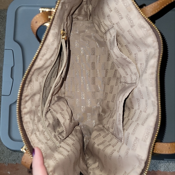 Michael Kors Jet Charm Tote - Picture 3 of 3